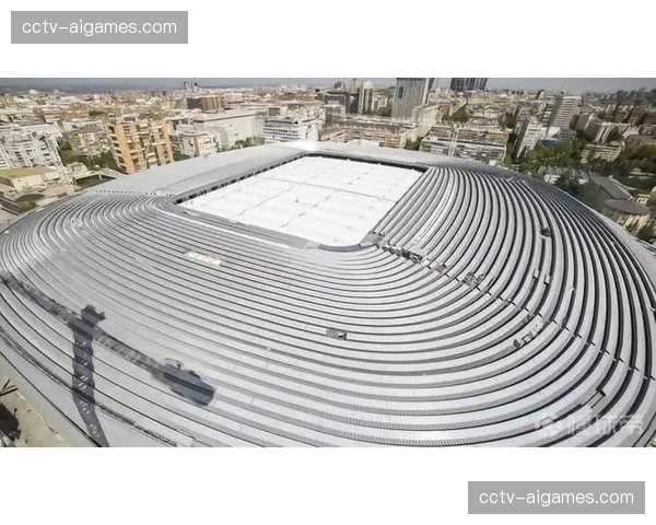 维罗纳主场测试新型可收放顶棚部分闭合功能，以应对突发降雨